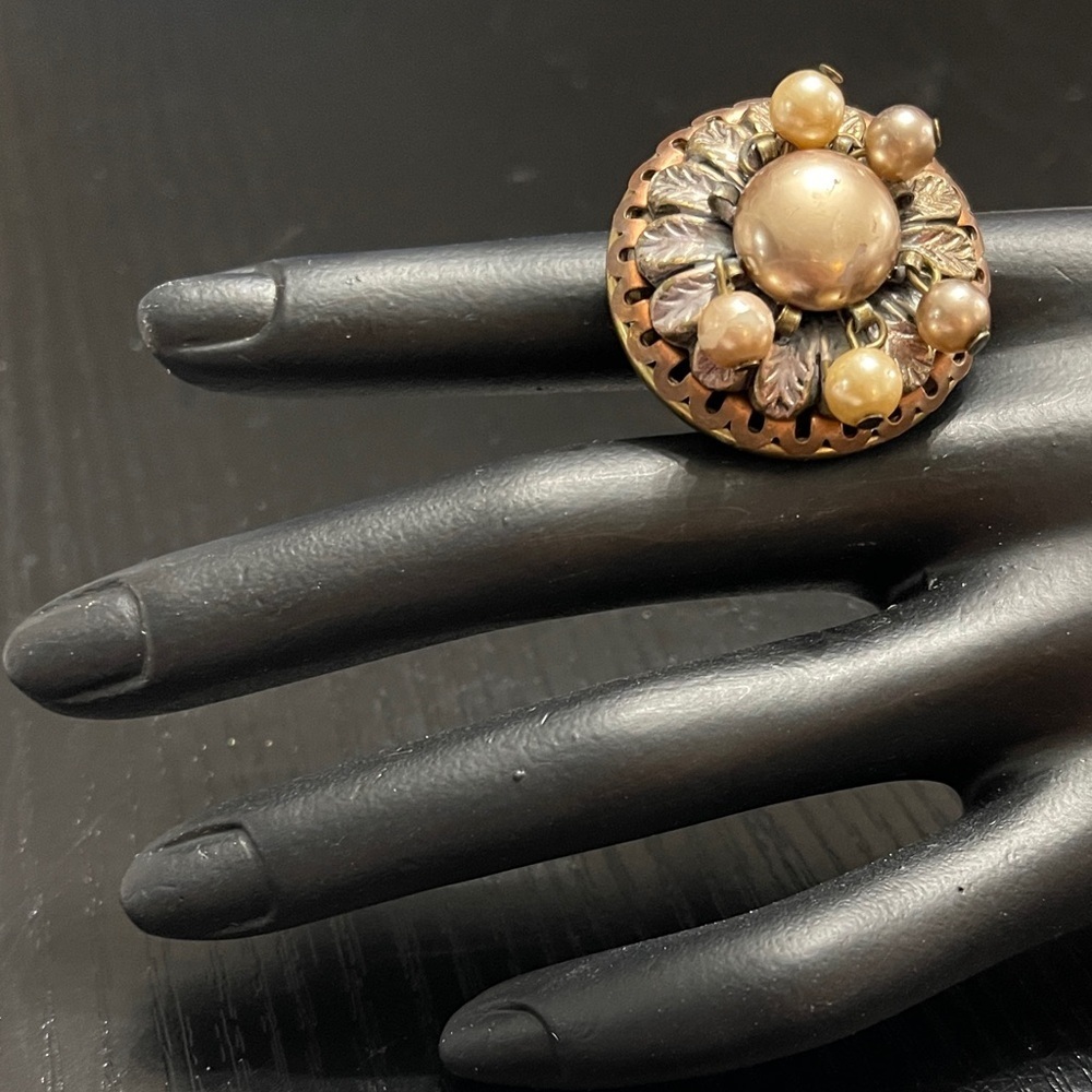 Vintage Bronze and Pearl Ring 0470 - Picture 2 of 3